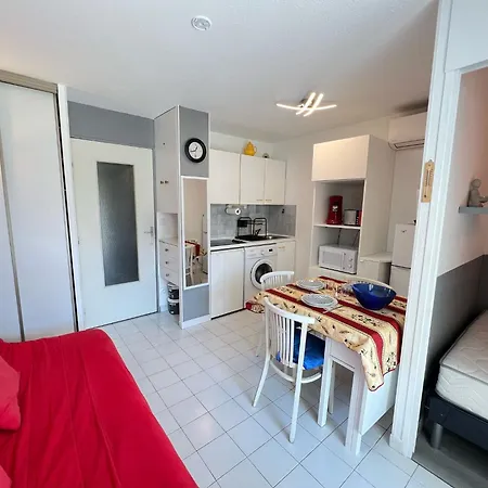 Sol-y-days Sables Or, Vue Sur Piscine