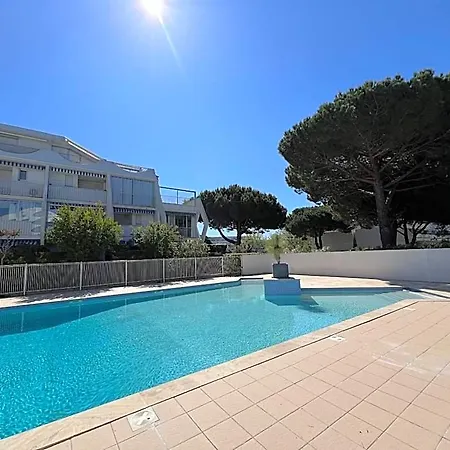 Sol-y-days Sables Or, Vue Sur Piscine *